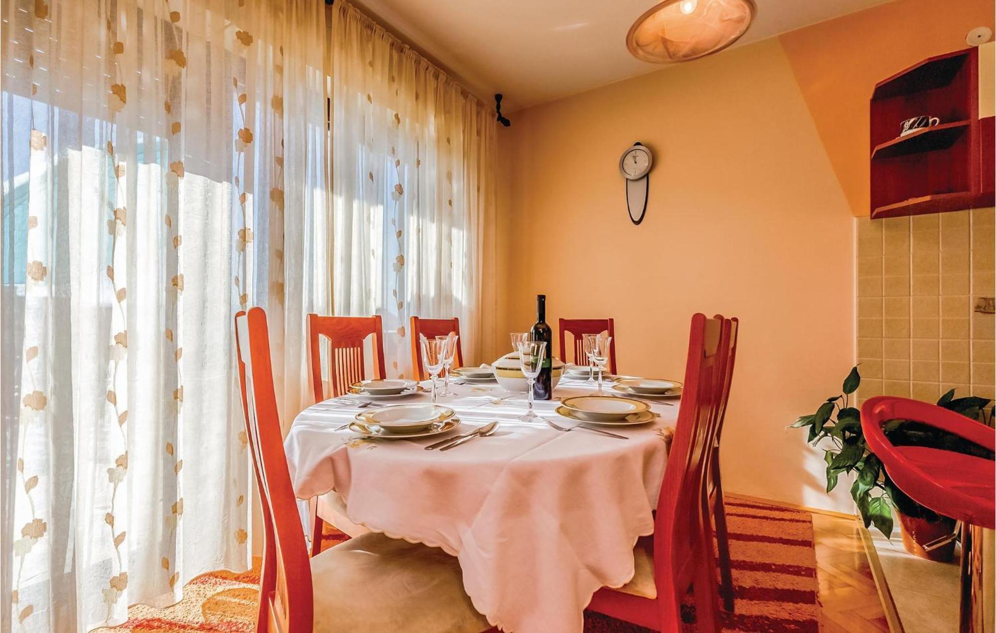 Beautiful Apartment In Novi Vinodolski Zewnętrze zdjęcie