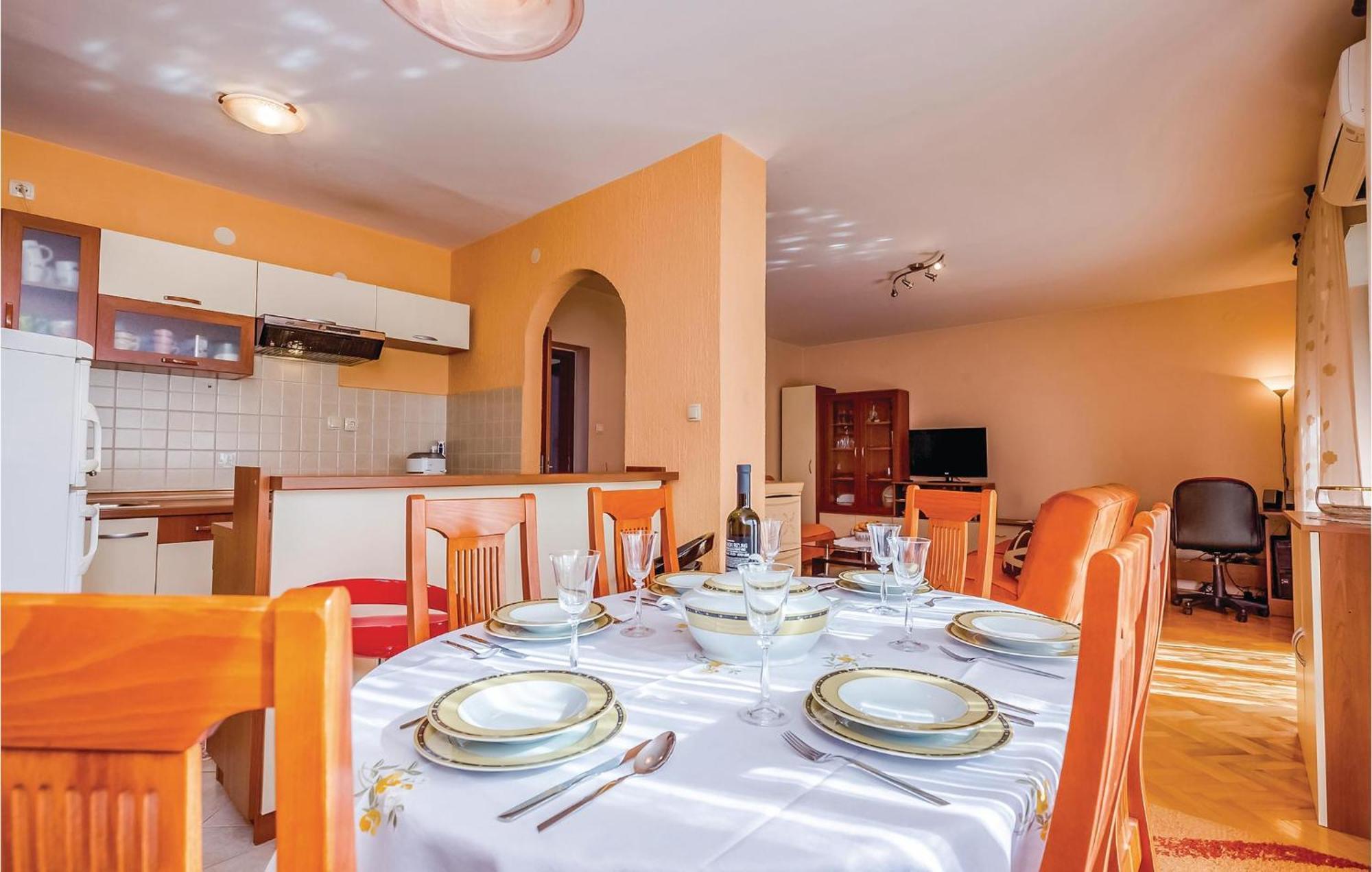 Beautiful Apartment In Novi Vinodolski Zewnętrze zdjęcie